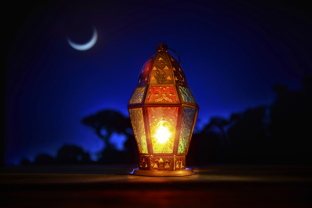 ramadan lantern shutterstock 283985921